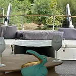 Hotel na wodzie Vedette Location A La Nuitee Sur L Eau *