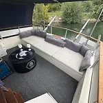 Vedette Location A La Nuitee Sur L Eau Hotel na wodzie