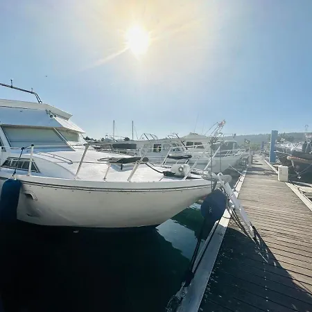 Vedette Location A La Nuitee Sur L Eau Tekne Valence (Drome)